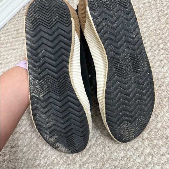 Sorel Out N About Sneakers. Waterproof. Black & Tan. Laces. Size 9 - Picture 6 of 8